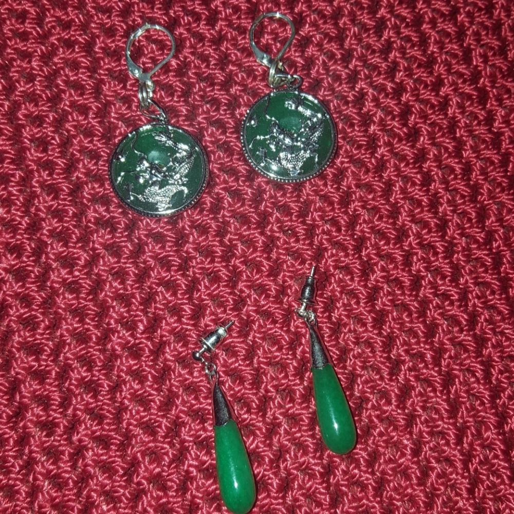Women earrings 8 dollars for two